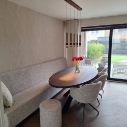 Design stoel met draaionderstel