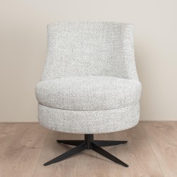 Design stoel met luxe stof