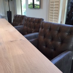 Barstoel op maat met knopen