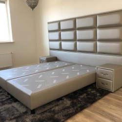 Bed op maat in luxe skai stof en hoofdbord op maat