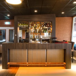 Gestoffeerde panelen voor barhoek Gestoffeerde panelen voor barhoek