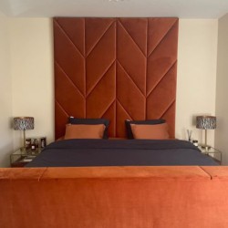 Hoofdbord-met-visgraat-stiksel