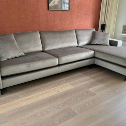 Longchair bank met stalen frame Longchair bank met stalen frame