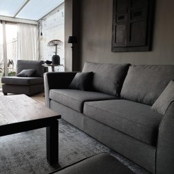 Longchair bank op maat met knopen Longchair bank op maat met knopen