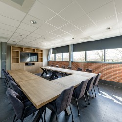 Maatwerk-meubels-vergaderruimte Maatwerk-meubels-vergaderruimte