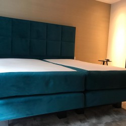 Matrashoezen en bed op maat in luxe velours stof Matrashoezen en bed op maat in luxe velours stof