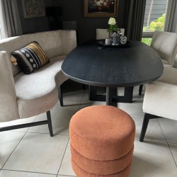 Ovale-eetkamerbank-met-oren Ovale-eetkamerbank-met-oren