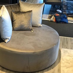 Ronde loveseat op maat in 1.000 kleuren