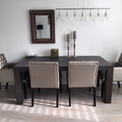 Stoelen met capitons in skai stof luxe stijl Stoelen met capitons in skai stof luxe stijl