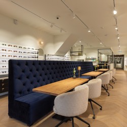 Wandbanken voor winkel bank op maat showroom
