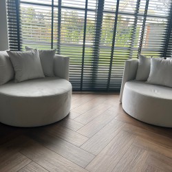 witte-velours-ronde-fauteuil