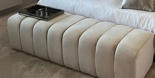 Hocker met verticale banen Hocker met verticale banen