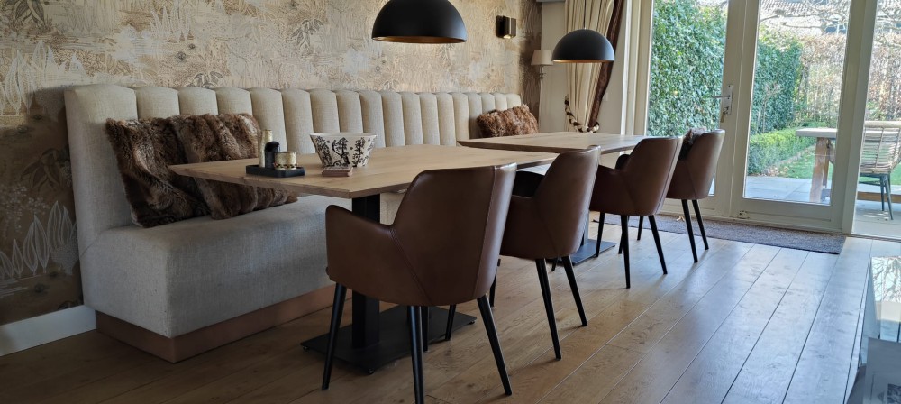 Wandbank met verticale banen