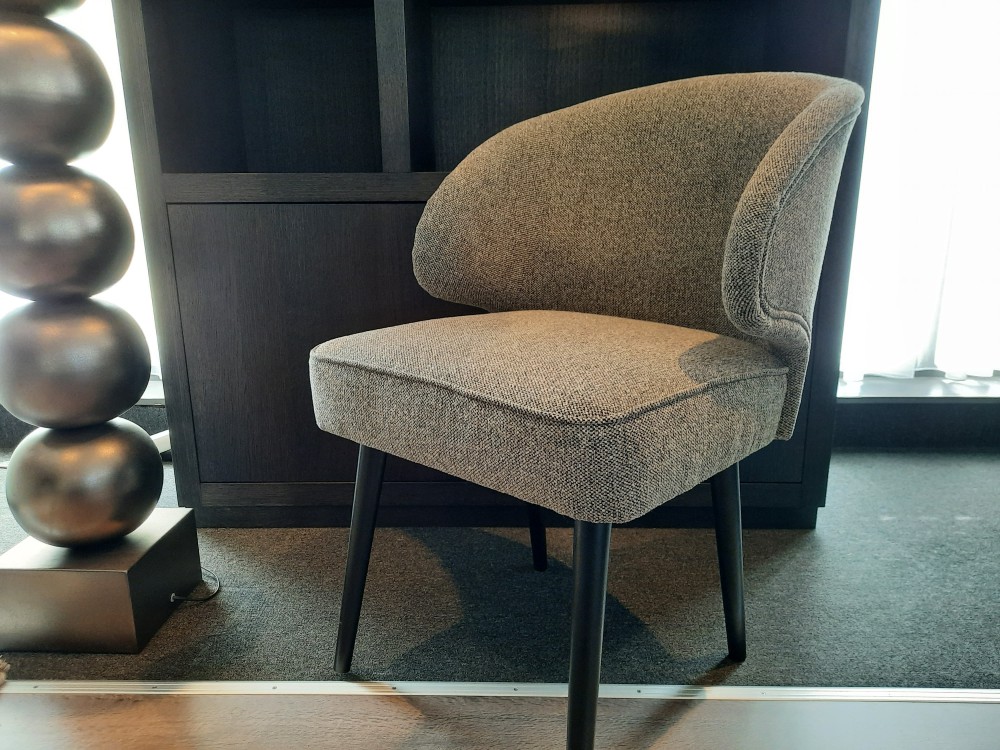 Moderne design eetkamerstoel Moderne design eetkamerstoel