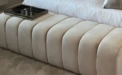 Hocker met verticale banen Hocker met verticale banen