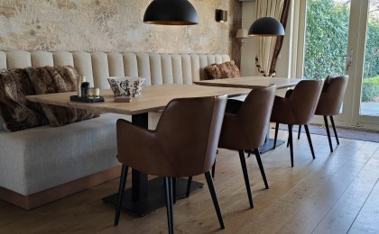 Wandbank met verticale banen